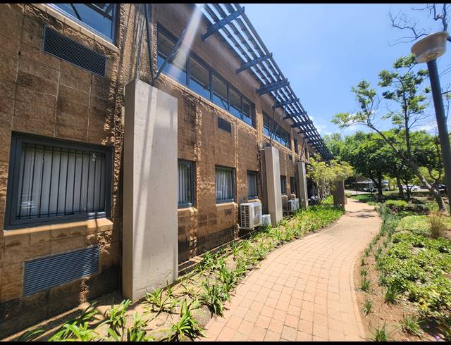 385.40M² OFFICE TO LET IN RANDJESPARK